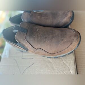 Barely worn timberland shoe US 11 little dusty from being in storage